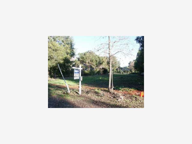 82 HOLBROOK Lane, ATHERTON, California 94027, ,Lots And Land,For Sale,HOLBROOK Lane,40967146