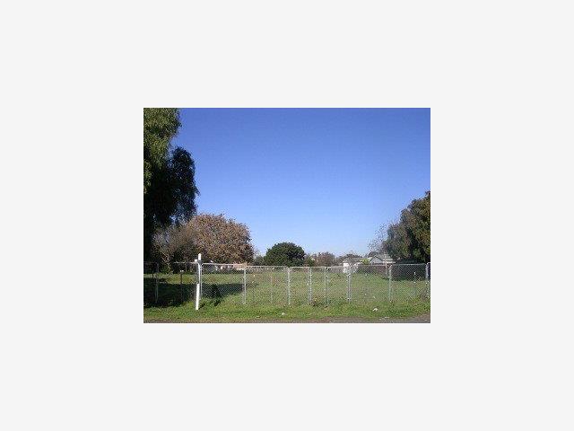 1063 GARDEN Street, EAST PALO ALTO, California 94303, ,Lots And Land,For Sale,GARDEN Street,40966627