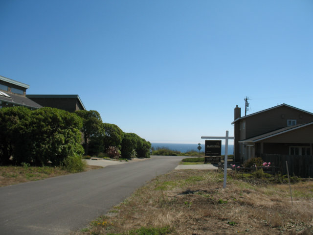 0 Bernal Avenue, MOSS BEACH, California 94038, ,Lots And Land,For Sale,Bernal Avenue,40966555