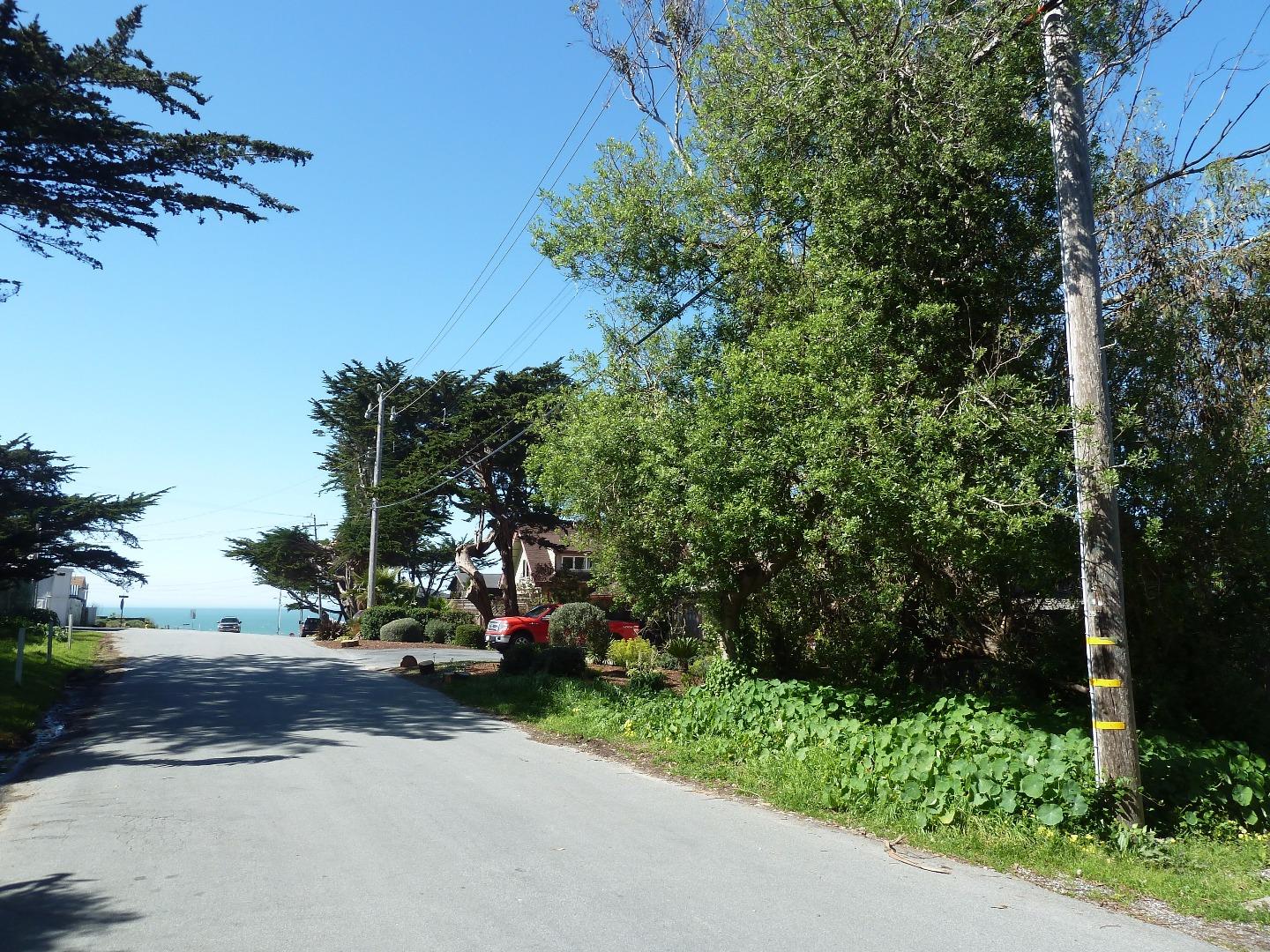 0 2nd Street, MONTARA, California 94037, ,Lots And Land,For Sale,2nd Street,40966382