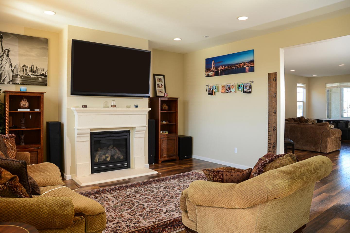 1070 Cannery Row Hollister Ca 95023 Gail Cruse Gailcruse Com