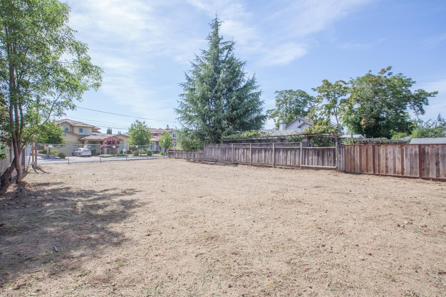 10200 Empire Avenue, CUPERTINO, California 95014, ,Lots And Land,For Sale,Empire Avenue,40966342