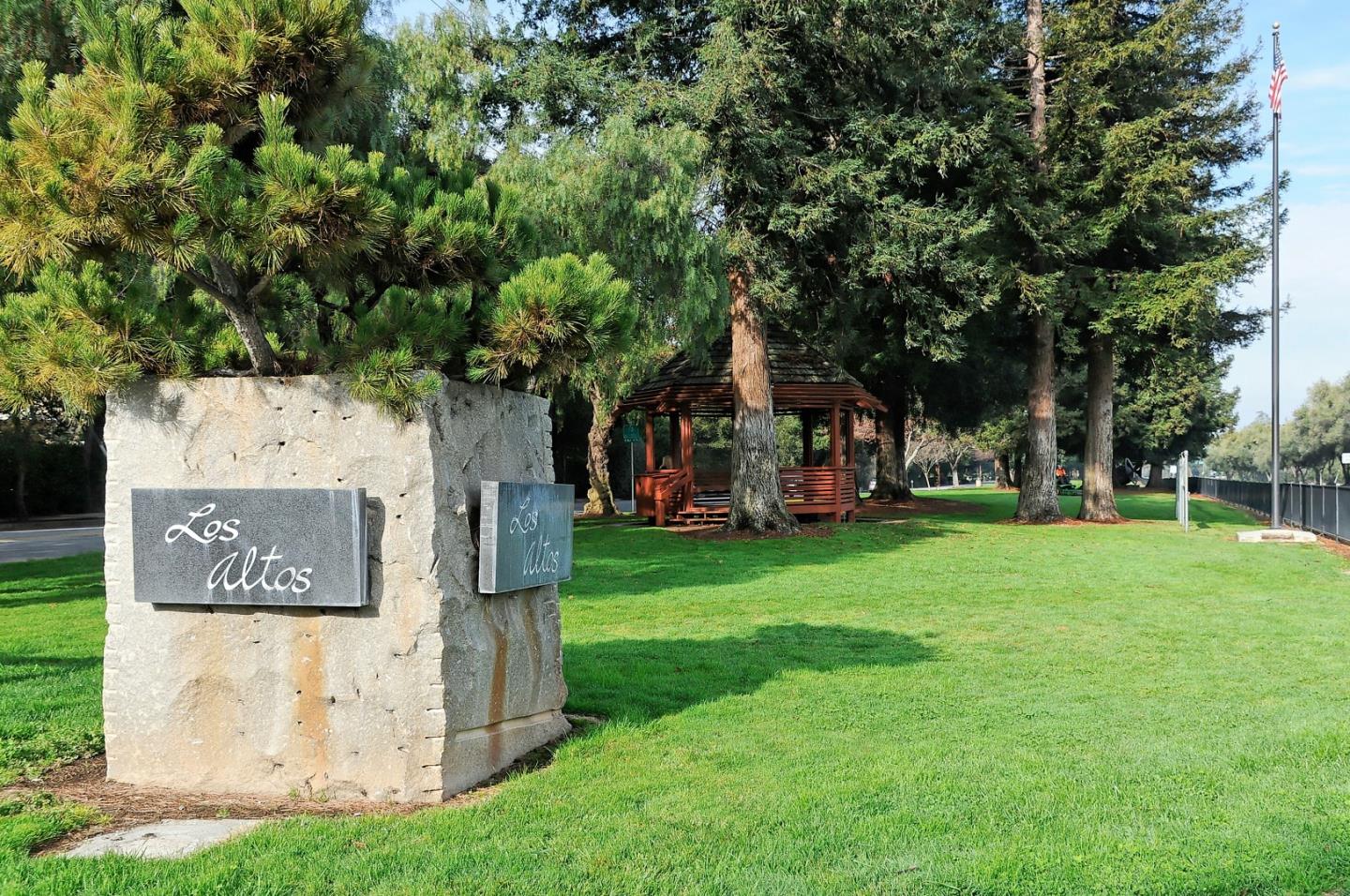 300 Cuesta Drive, LOS ALTOS, California 94024, ,Lots And Land,For Sale,Cuesta Drive,40967308