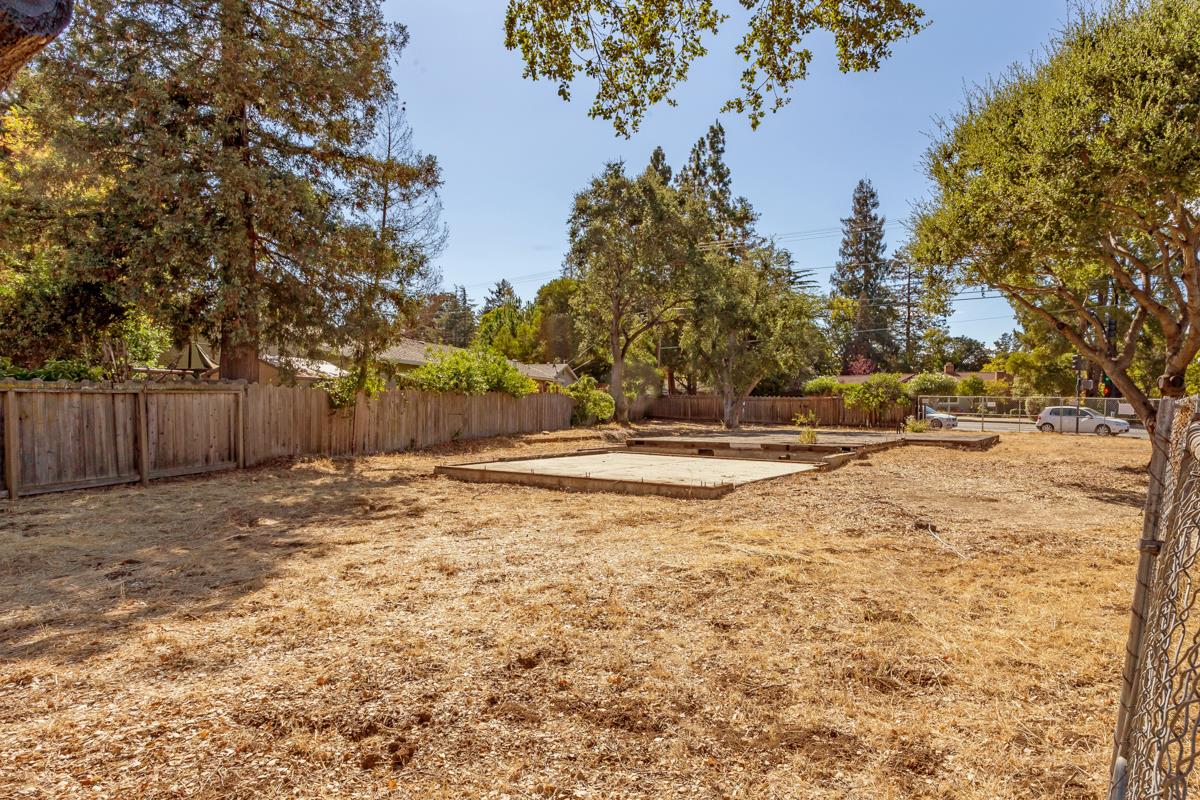 300 Cuesta Drive, LOS ALTOS, California 94024, ,Lots And Land,For Sale,Cuesta Drive,40967308