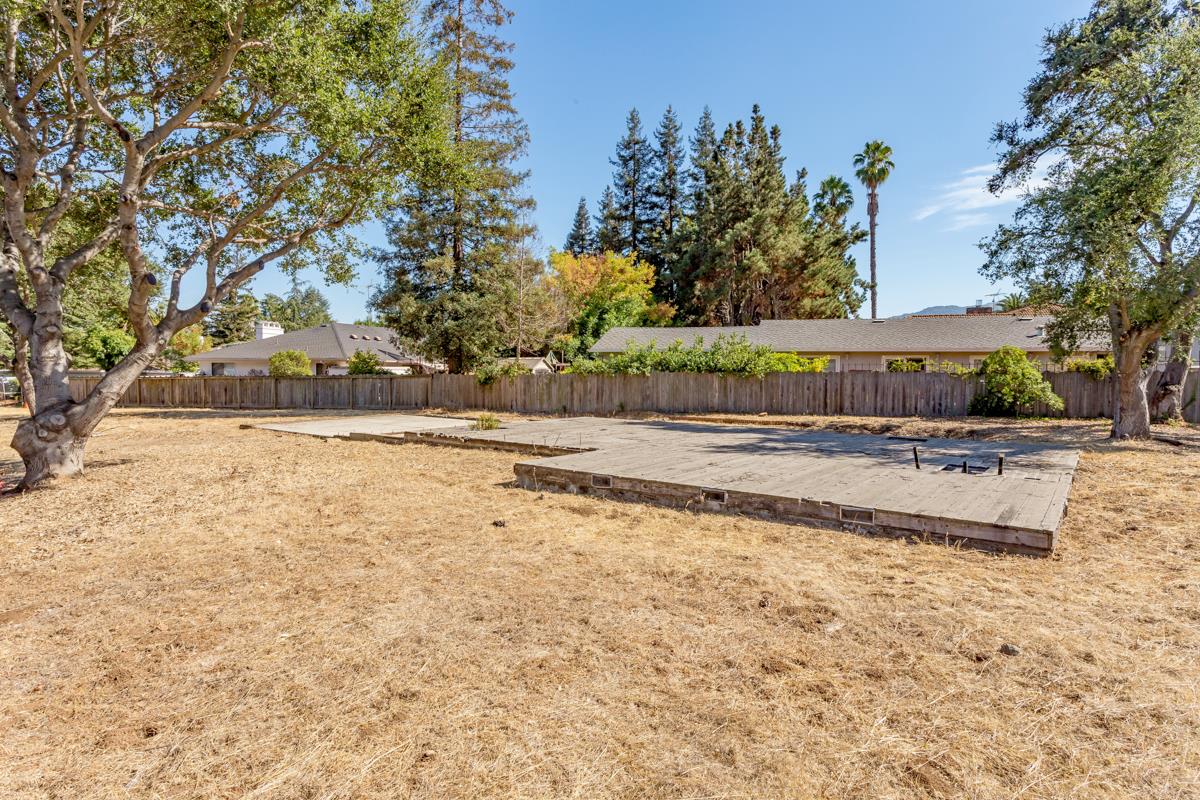 300 Cuesta Drive, LOS ALTOS, California 94024, ,Lots And Land,For Sale,Cuesta Drive,40967308