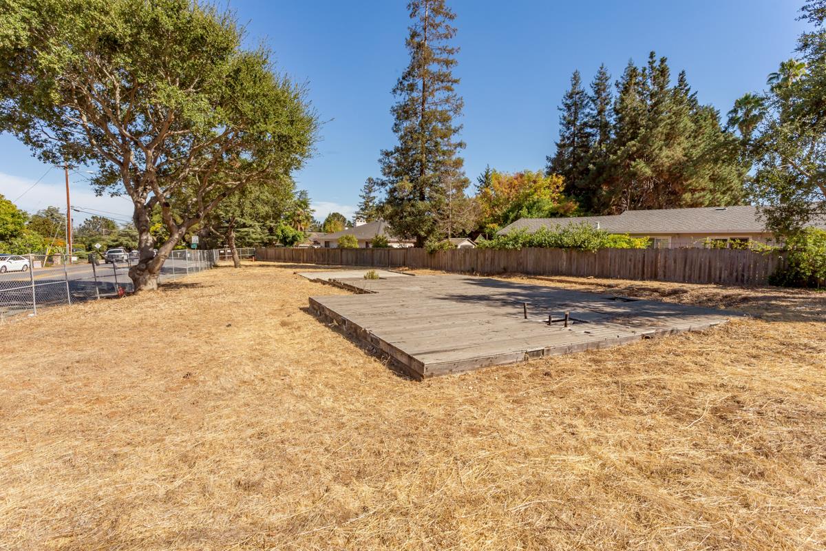 300 Cuesta Drive, LOS ALTOS, California 94024, ,Lots And Land,For Sale,Cuesta Drive,40967308