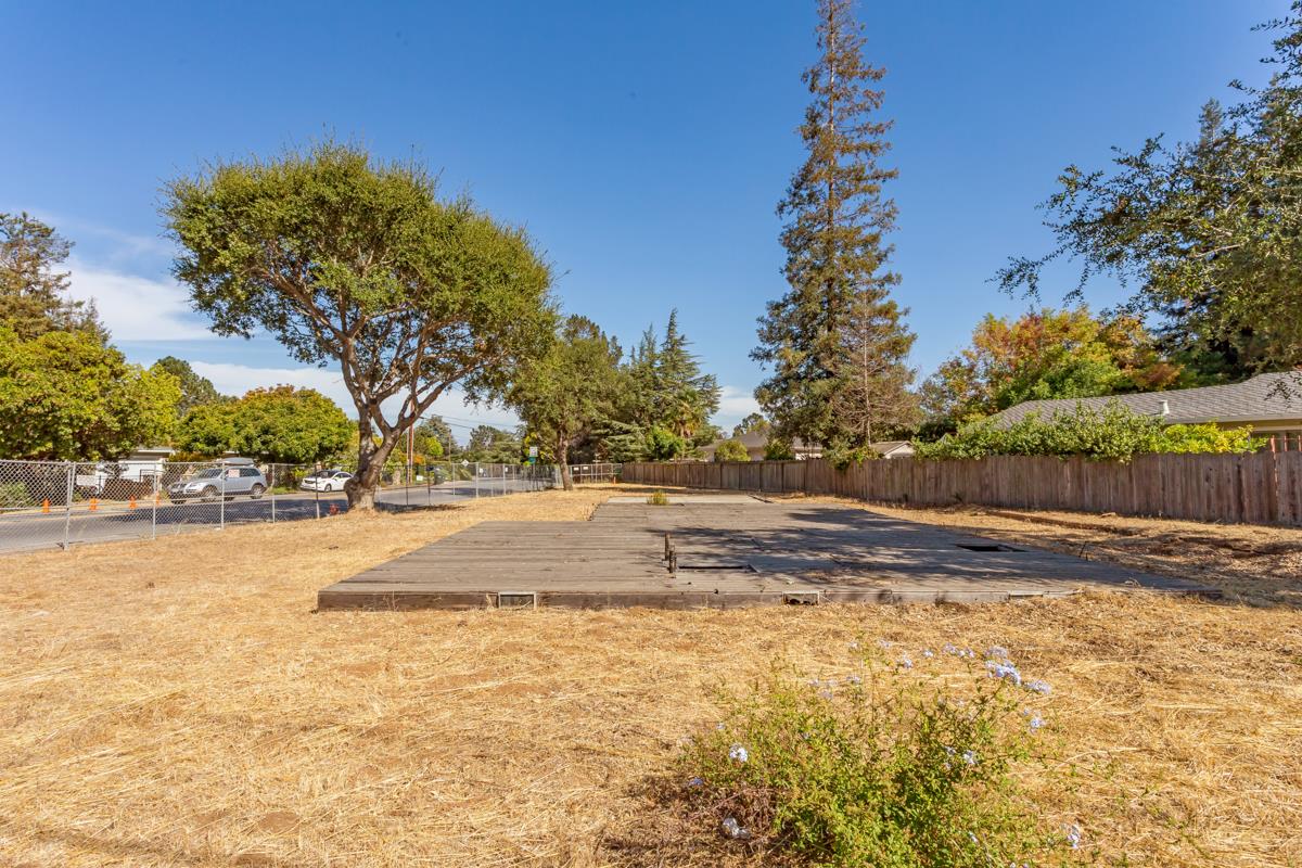 300 Cuesta Drive, LOS ALTOS, California 94024, ,Lots And Land,For Sale,Cuesta Drive,40967308