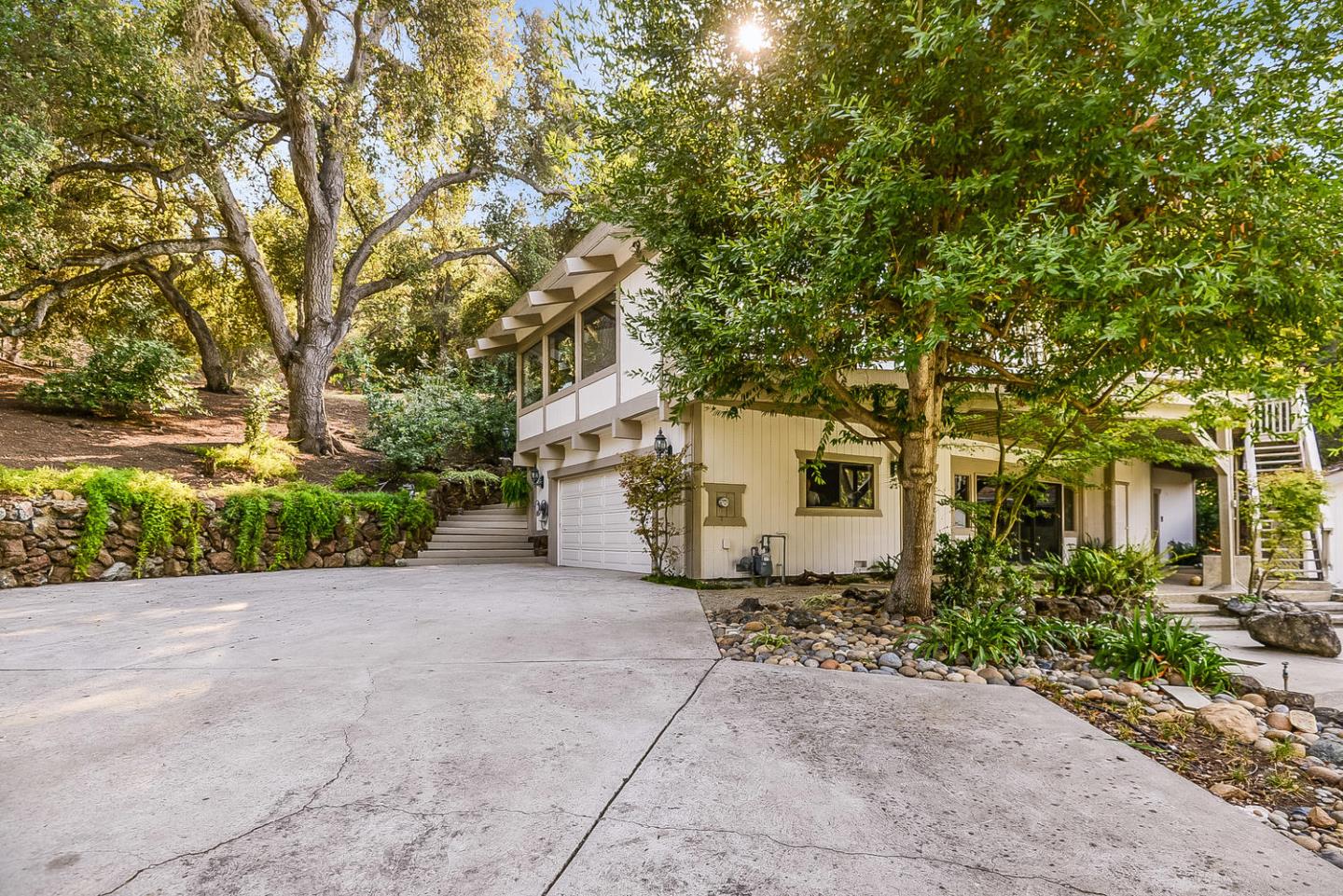 17215 Holiday Dr, Hill, CA 95037 5 Beds 3 Baths (Sold