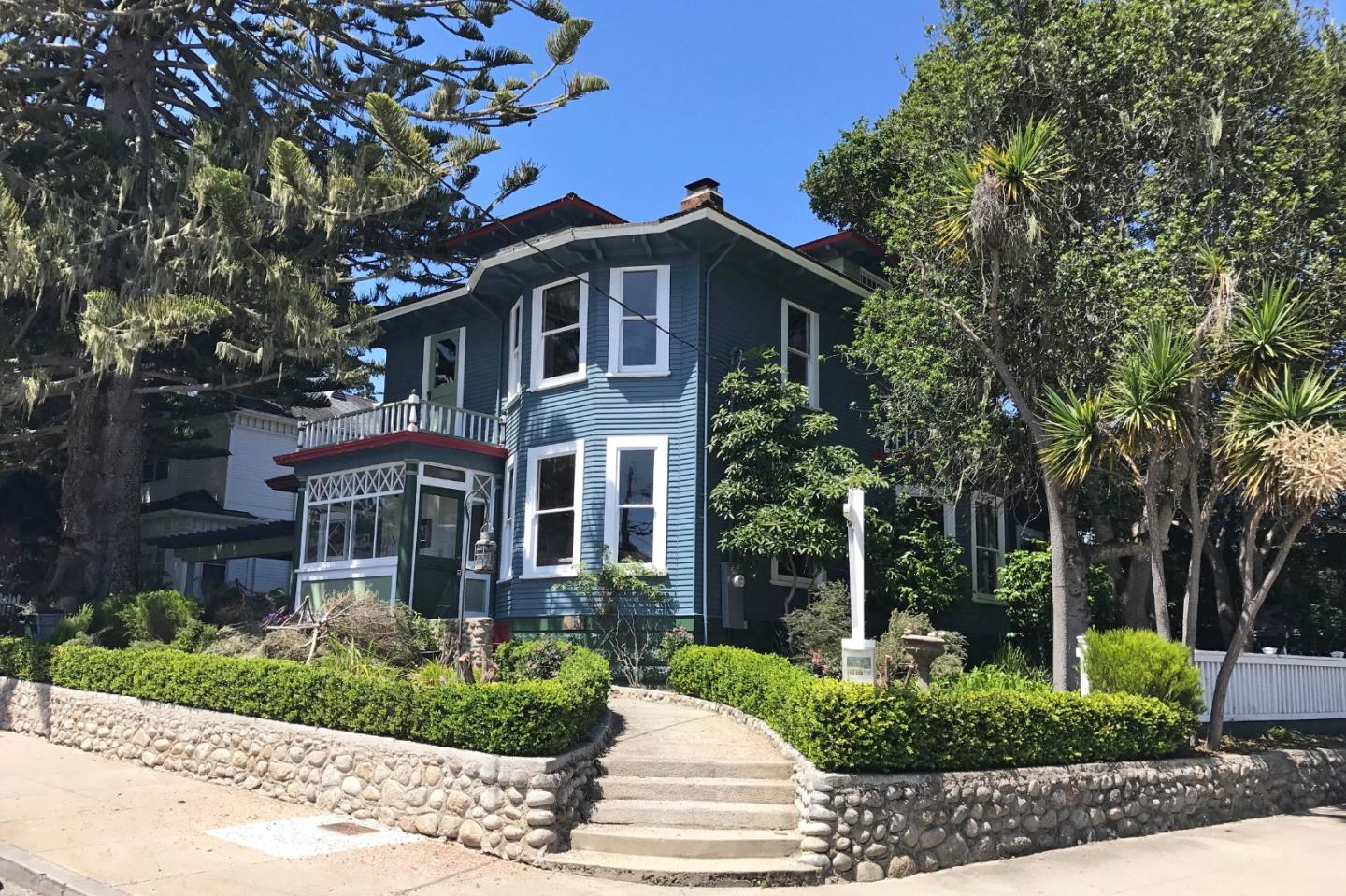 801 Lighthouse Ave, Pacific Grove, CA 93950 4 Beds 2 Baths (Sold