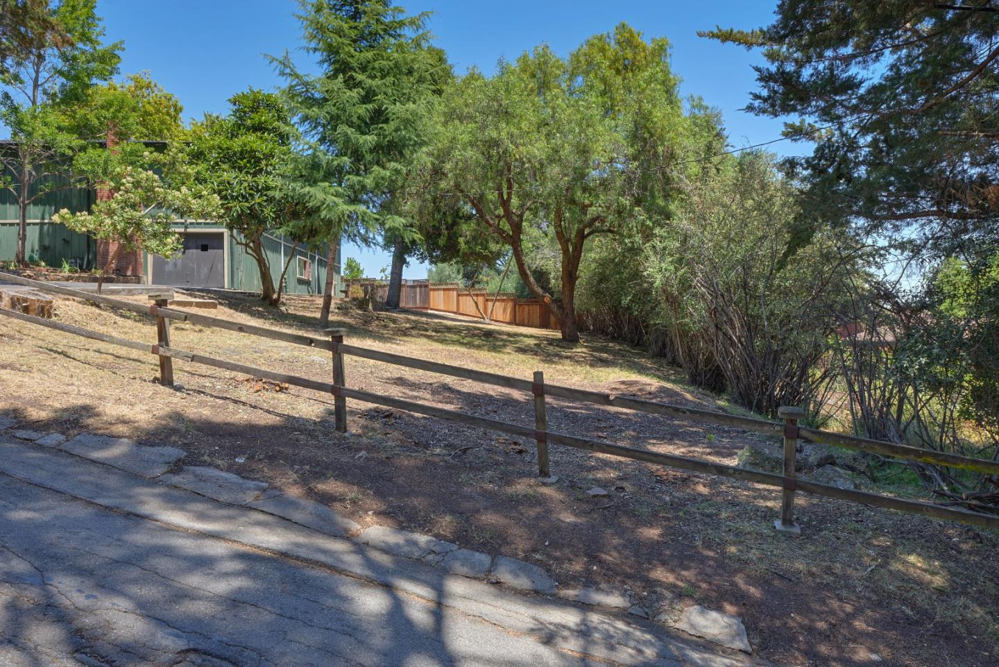 901 Holly Road, BELMONT, California 94002, ,Lots And Land,For Sale,Holly Road,40967325