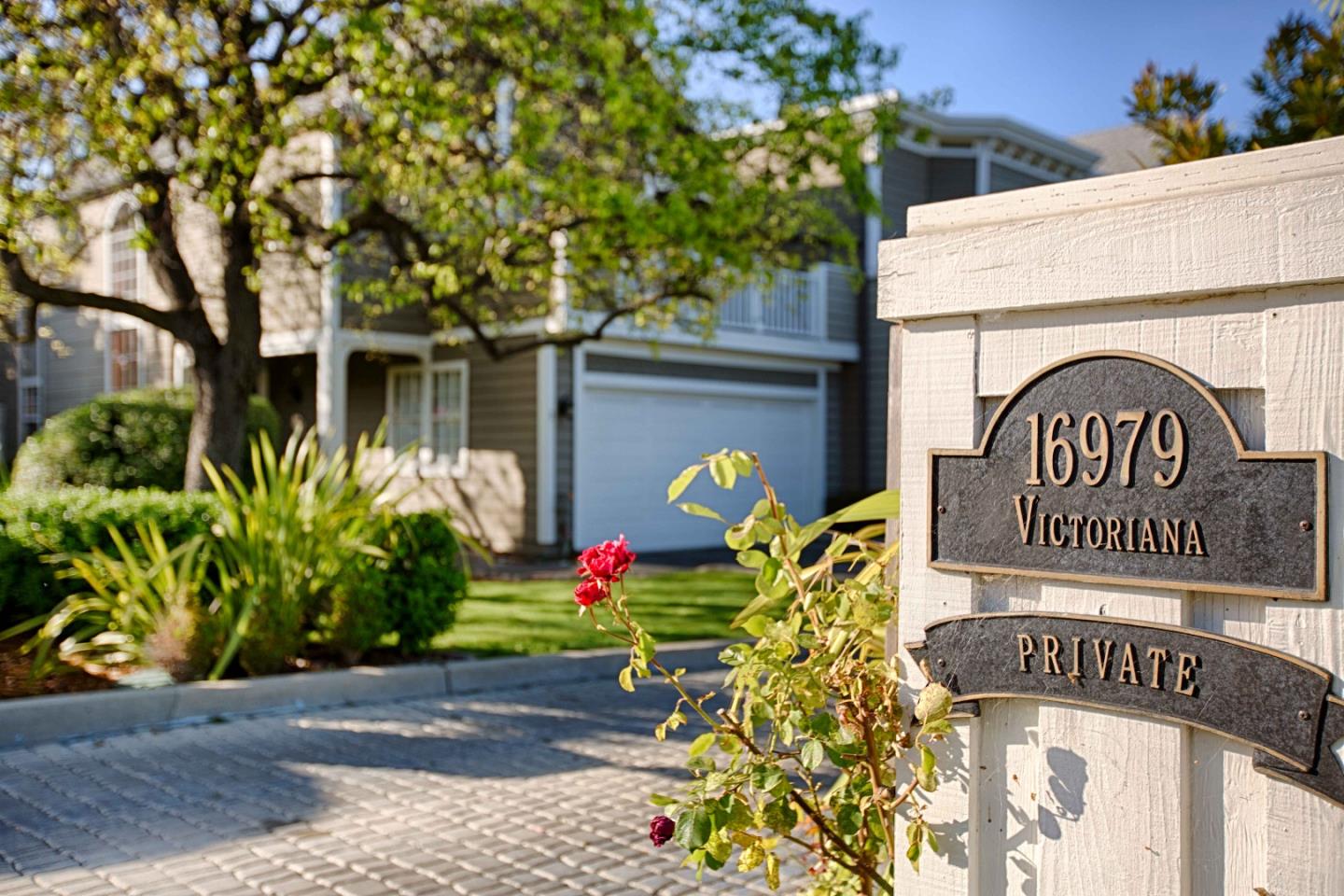 Robert road. Роб гонсалвес. Железнодорожный мост через вьюн. Развилка на осенней дороге. Robert road.