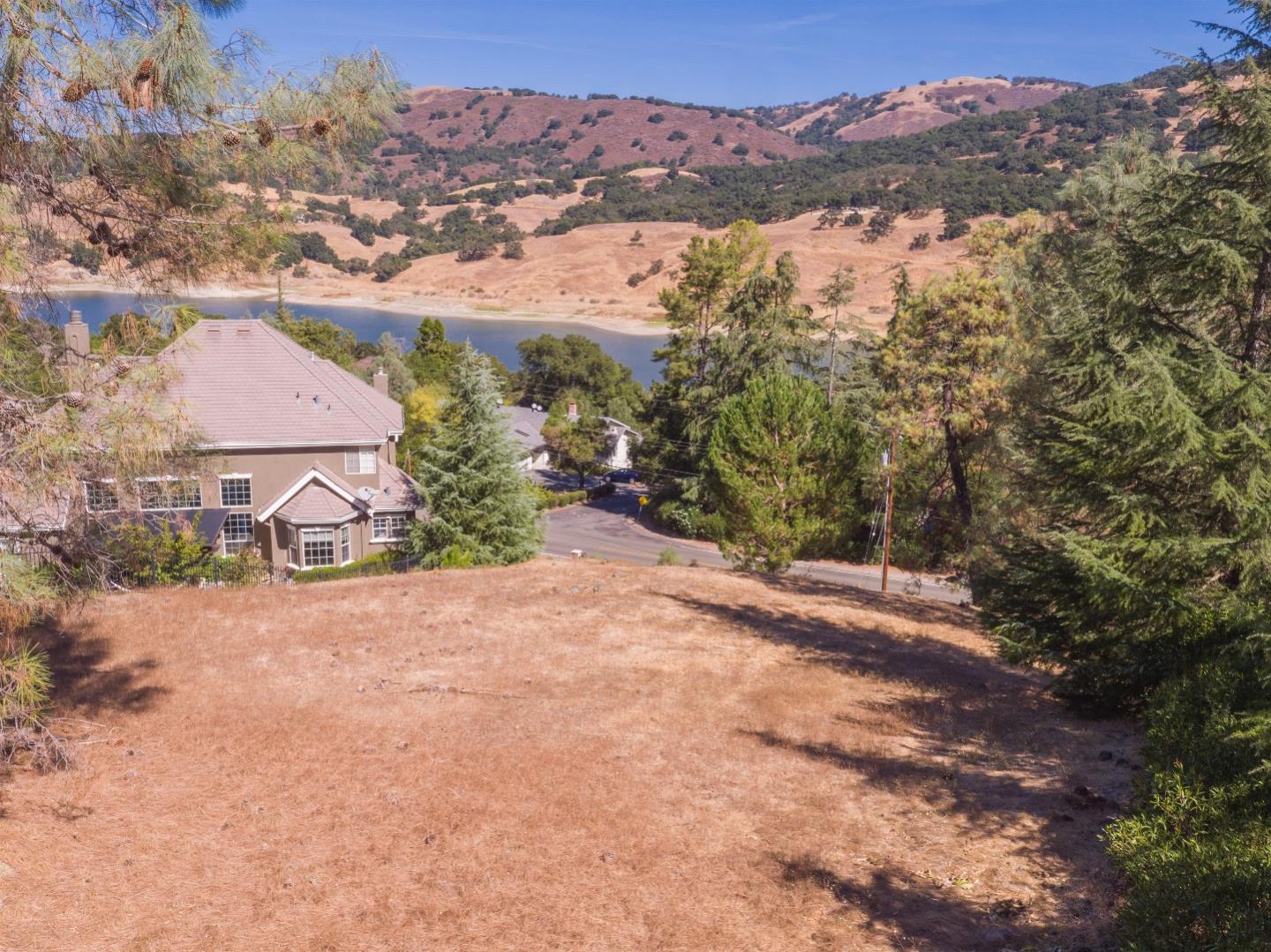 17381 Holiday Dr, Hill, CA 95037 Beds Baths (Expired