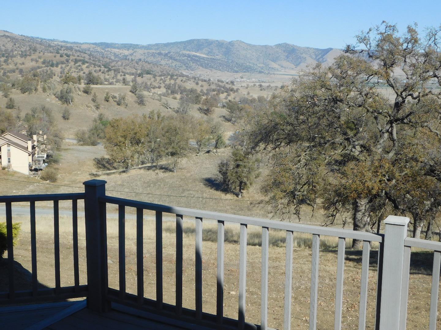 29260 Stallion Springs Dr, Tehachapi, CA 93561 3 Beds 2 Baths