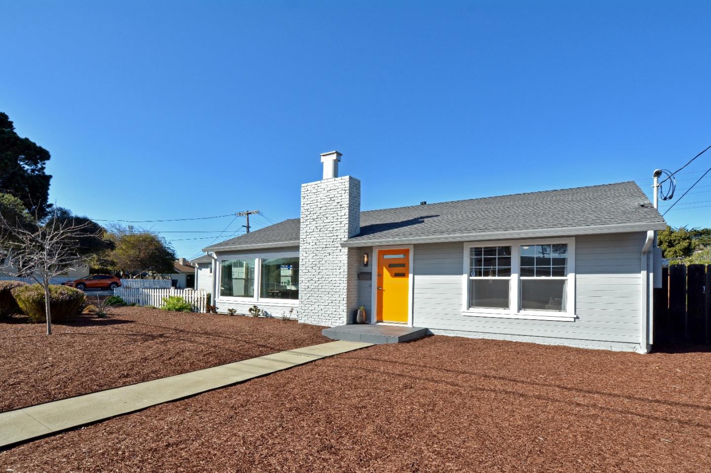 27 Quendale Ave, Del Rey Oaks, CA 93940 3 Beds 1 Baths (Sold