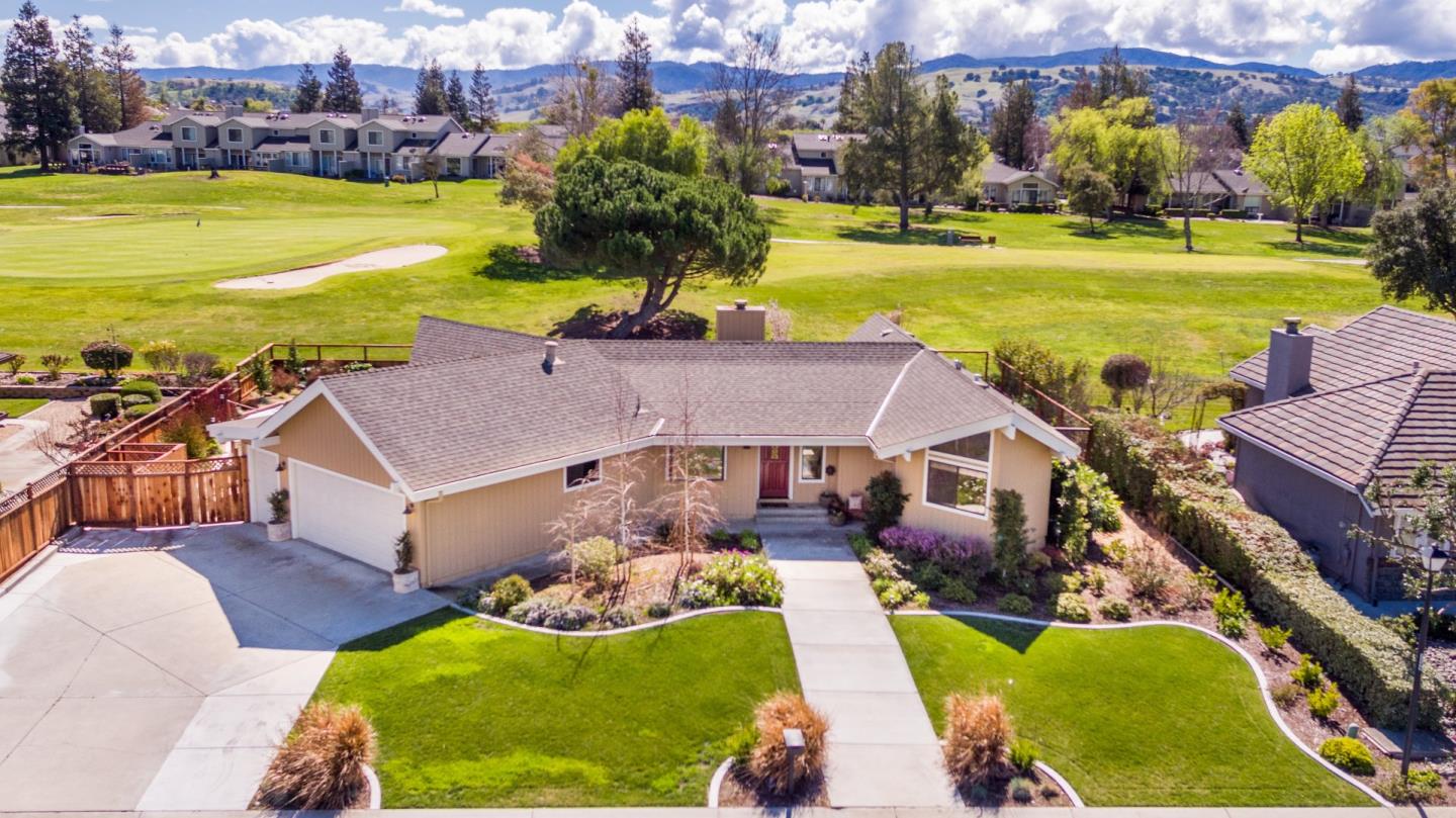 890 S. Ridgemark, Hollister, CA 95023 2 Beds 2 Baths (Sold