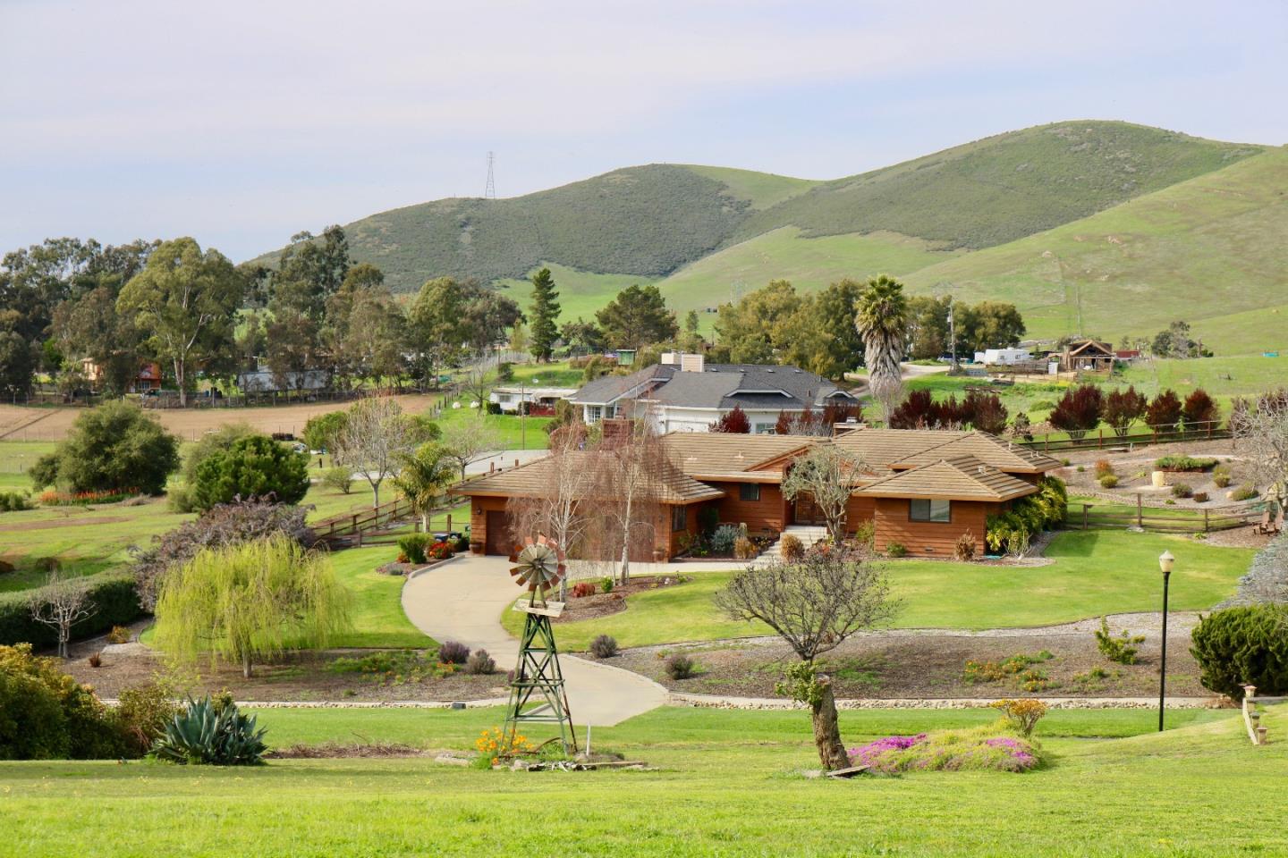 24645 Foothill Dr, Salinas, CA 93908 3 Beds 2/1 Baths (Sold