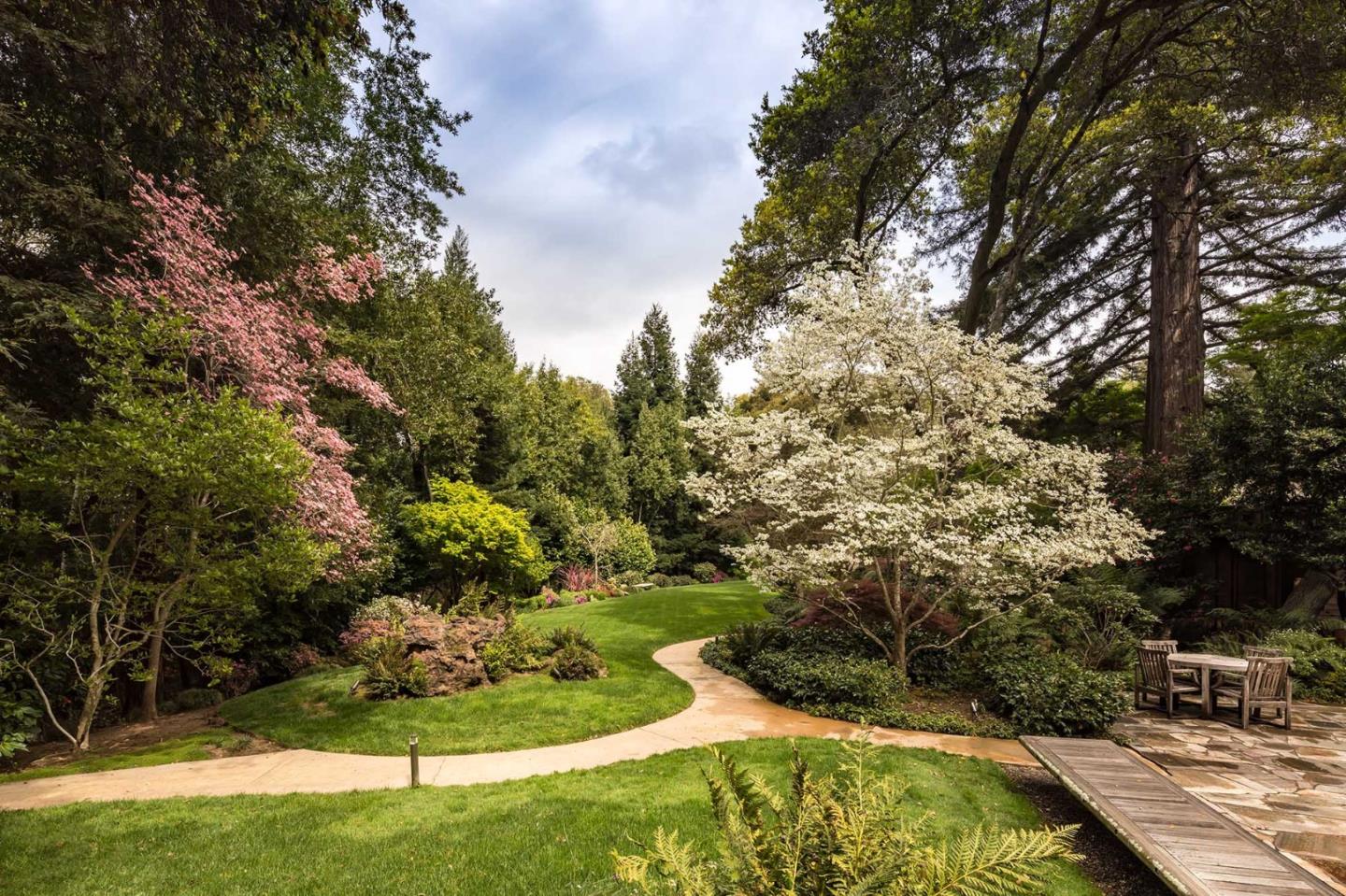 370 Mountain Home CT, Woodside, CA 94062 Sotheby's International