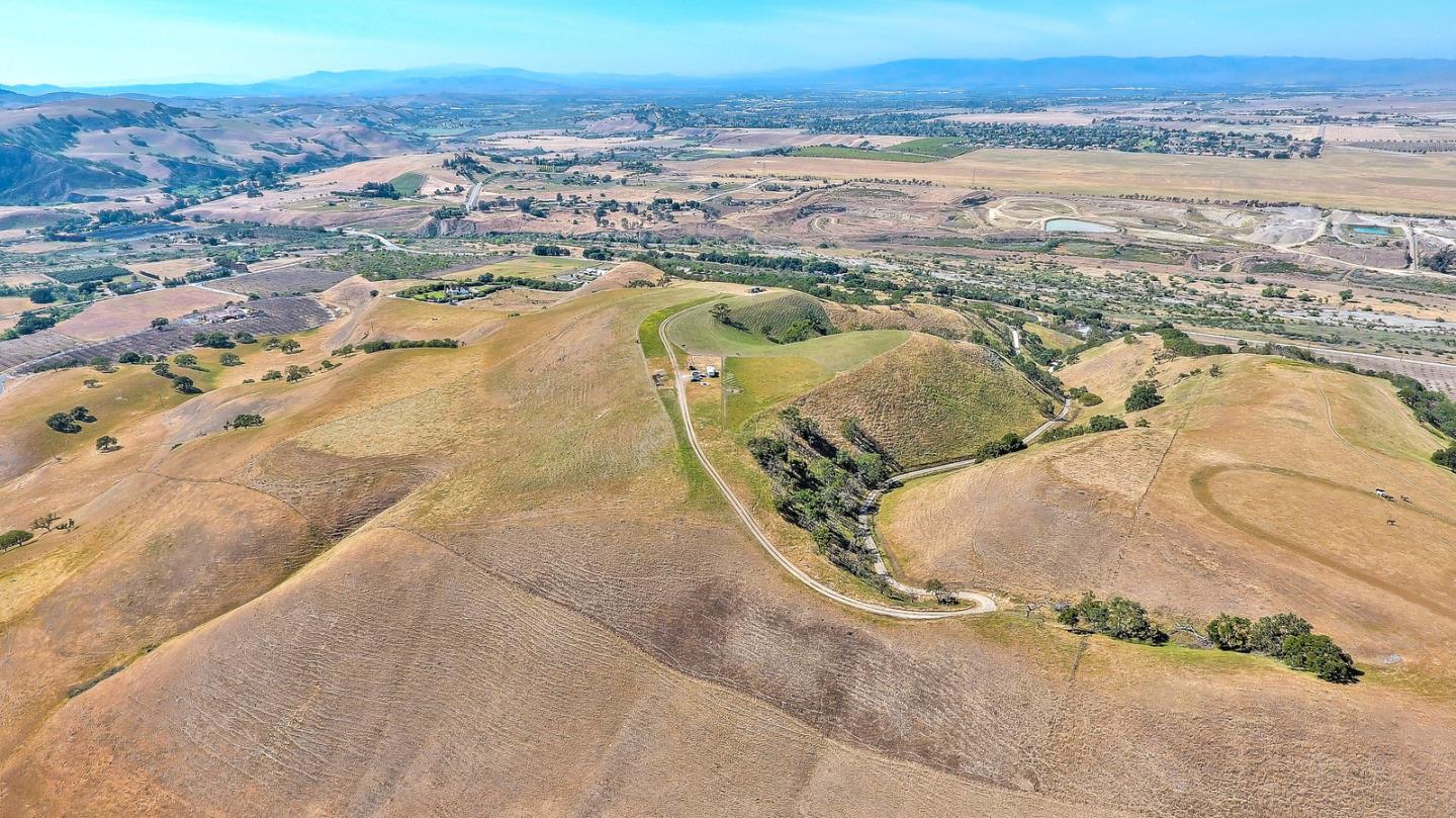 0 Southside Road, HOLLISTER, California 95023, ,Lots And Land,For Sale,Southside Road,40967348