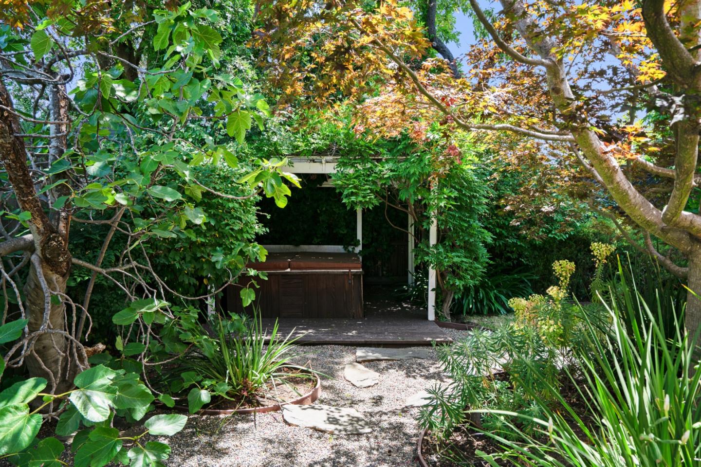 165 Park Avenue San Carlos Ca 94070 10 000 Www Cherrowland Com