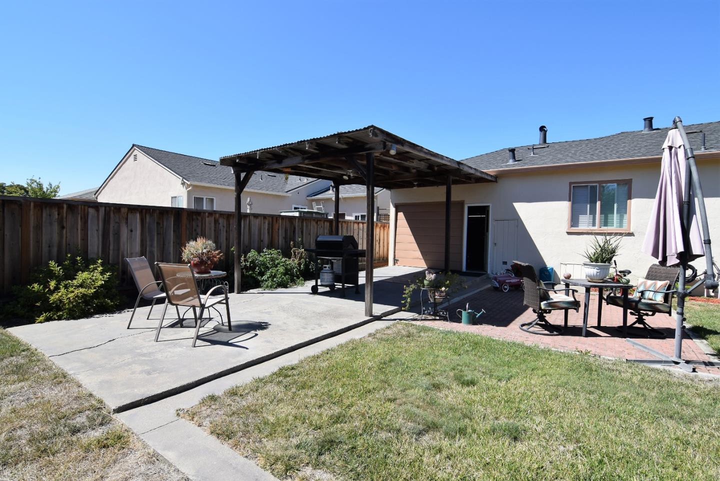 920 Chenault Way Hayward Ca 94541 479 000 Www Sandieremus Com