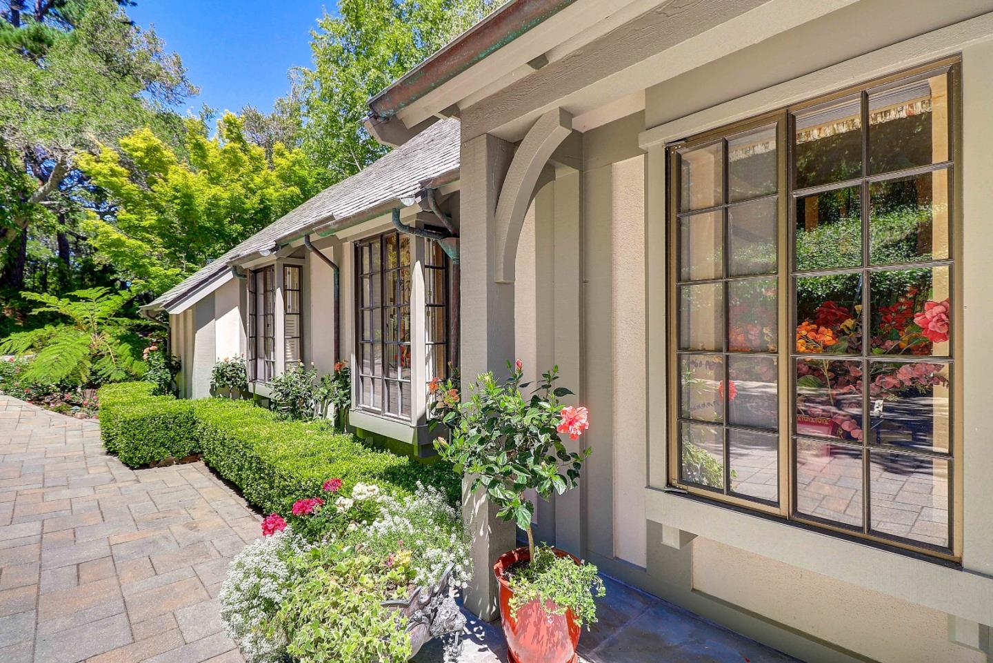 2915 Ralston Ave, Hillsborough, CA 94010 4 Beds 4/1 Baths (Expired