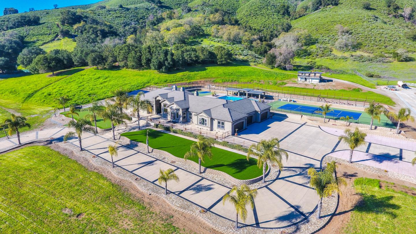 2995 Day Rd, Gilroy, CA 95020 5 Beds 4 Baths (Canceled