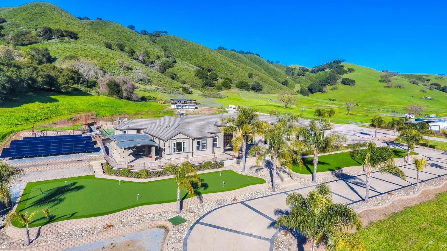 2995 Day Rd, Gilroy, CA 95020 5 Beds 4 Baths (Active) ML81735267