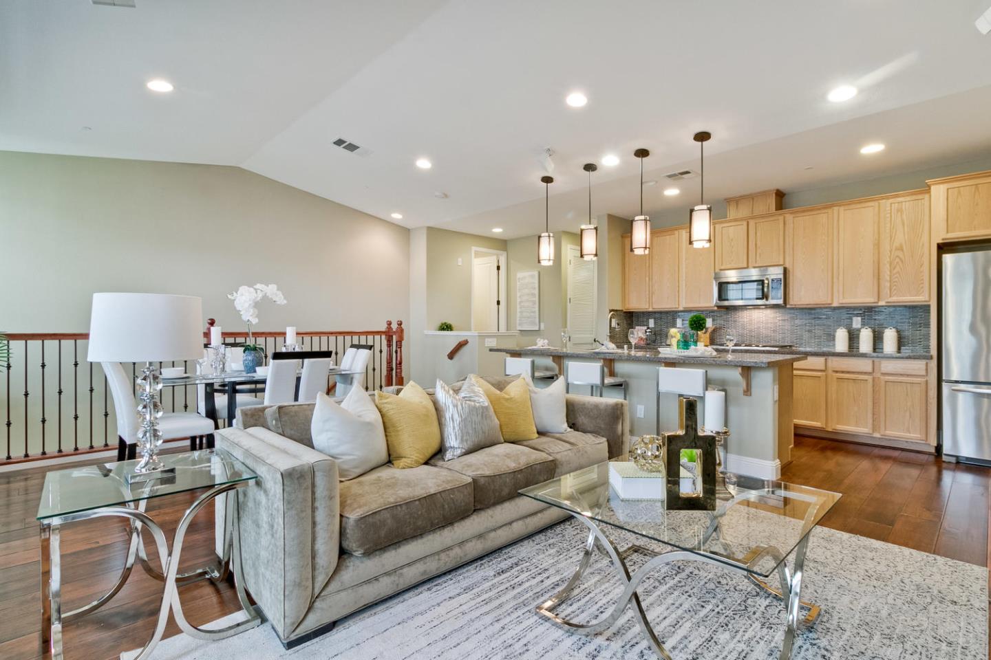 Detail Gallery Image 1 of 1 For 631 True Wind Way #209,  Redwood City,  CA 94063 - 3 Beds | 2/1 Baths