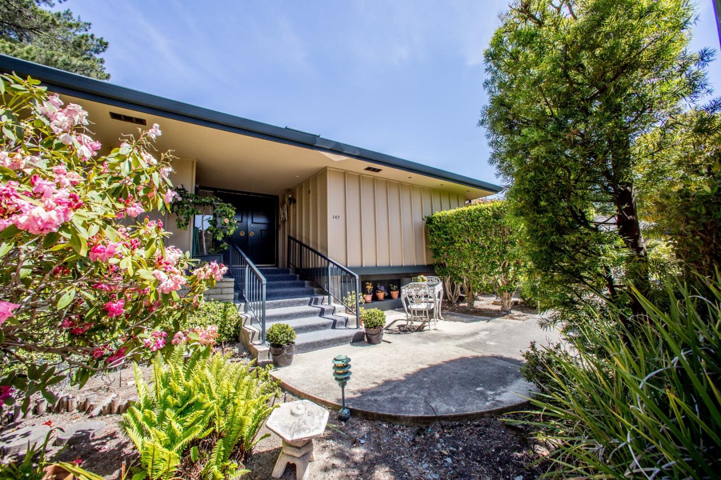 147 Del Mesa Carmel, Carmel, CA 93923 2 Beds 2 Baths (Sold