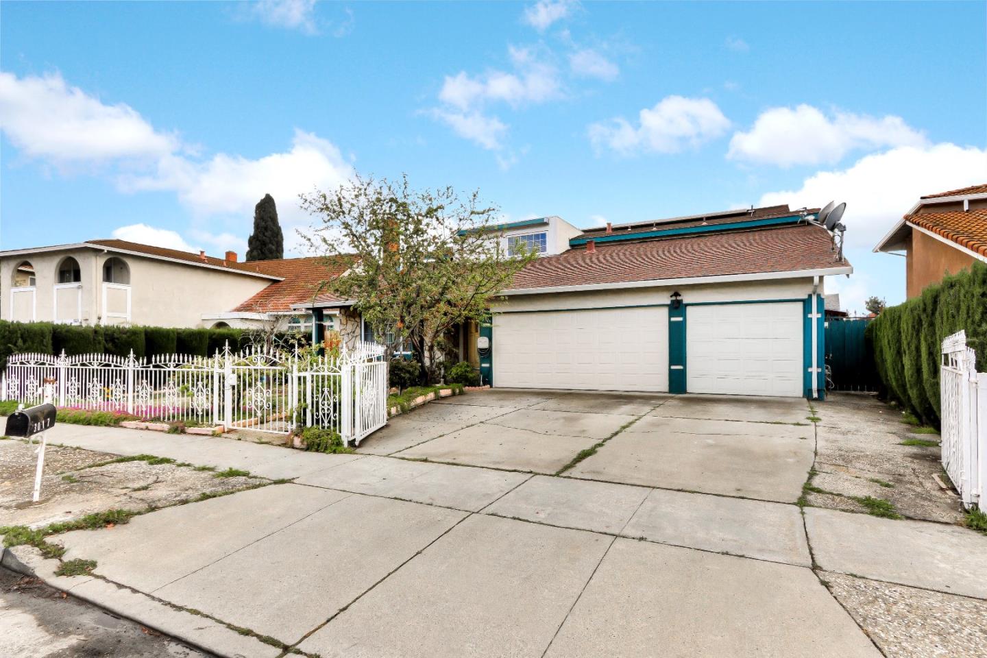 3017 Mclaughlin Ave, San Jose, CA, 95121 5 Beds 3 Baths (Active