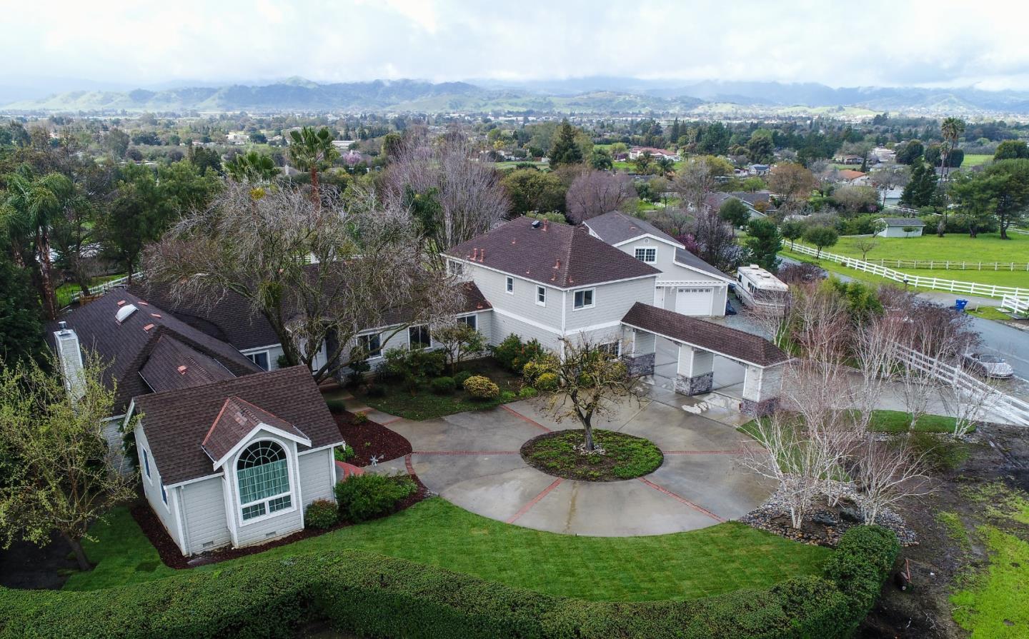 2100 Vincent Dr, San Martin, CA 95046 5 Beds 3/1 Baths (Expired