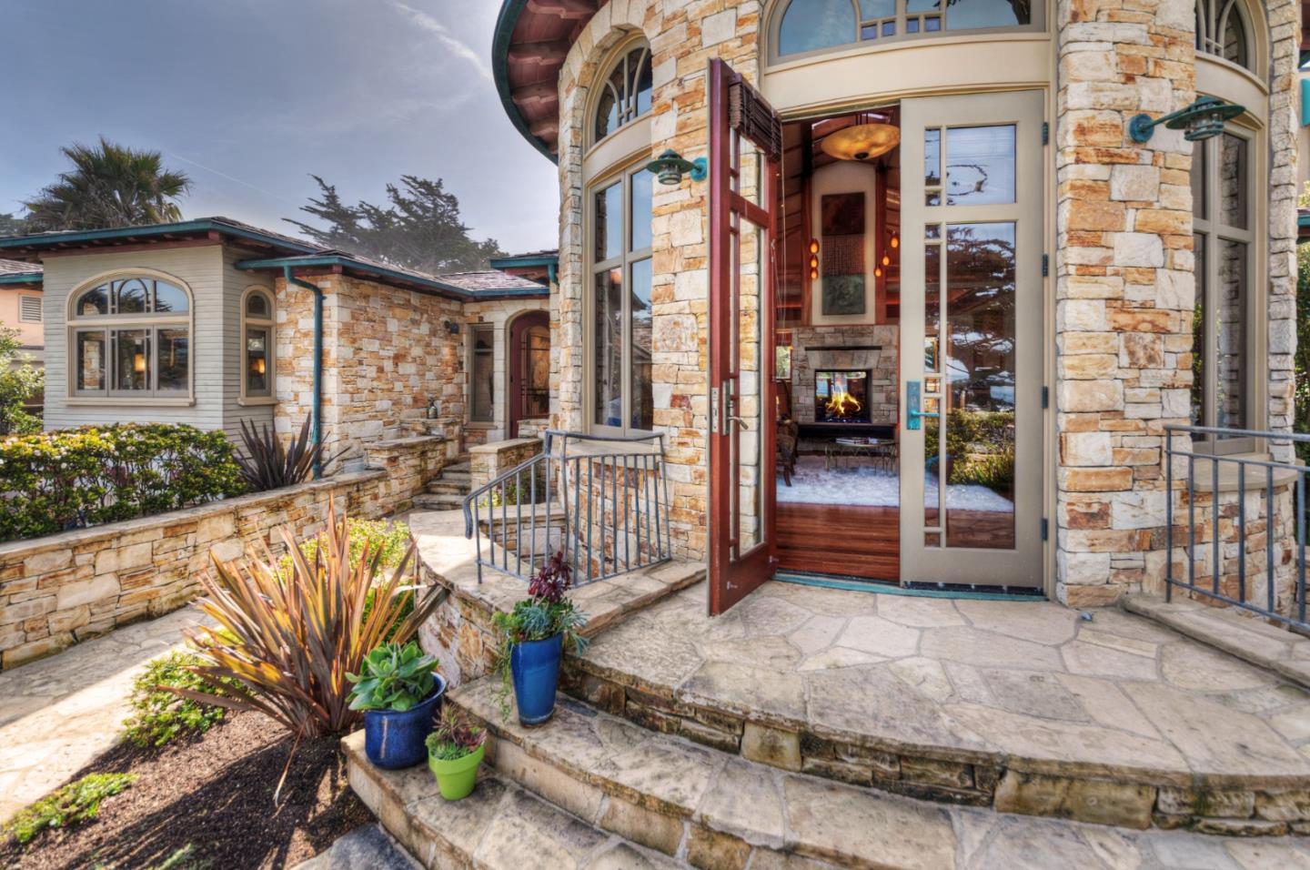 26077 Scenic RD, Carmel, CA 93923 Sotheby's International Realty, Inc.