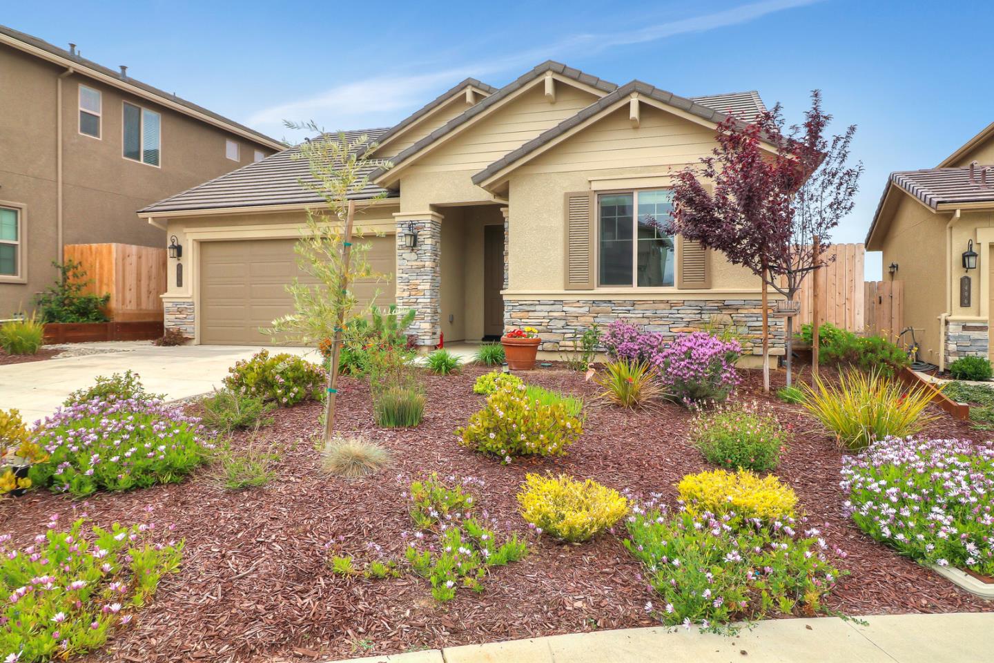 Detail Gallery Image 1 of 1 For 1516 Foxtail Ct, Hollister,  CA 95023 - 3 Beds | 2 Baths
