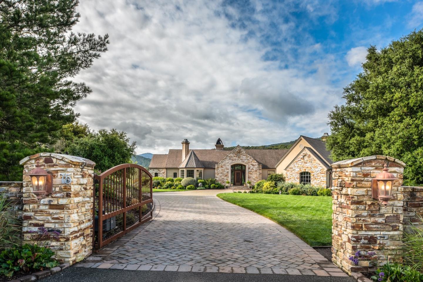 75 E Carmel Valley Rd, Carmel Valley, CA 93924 4 Beds 4/1 Baths