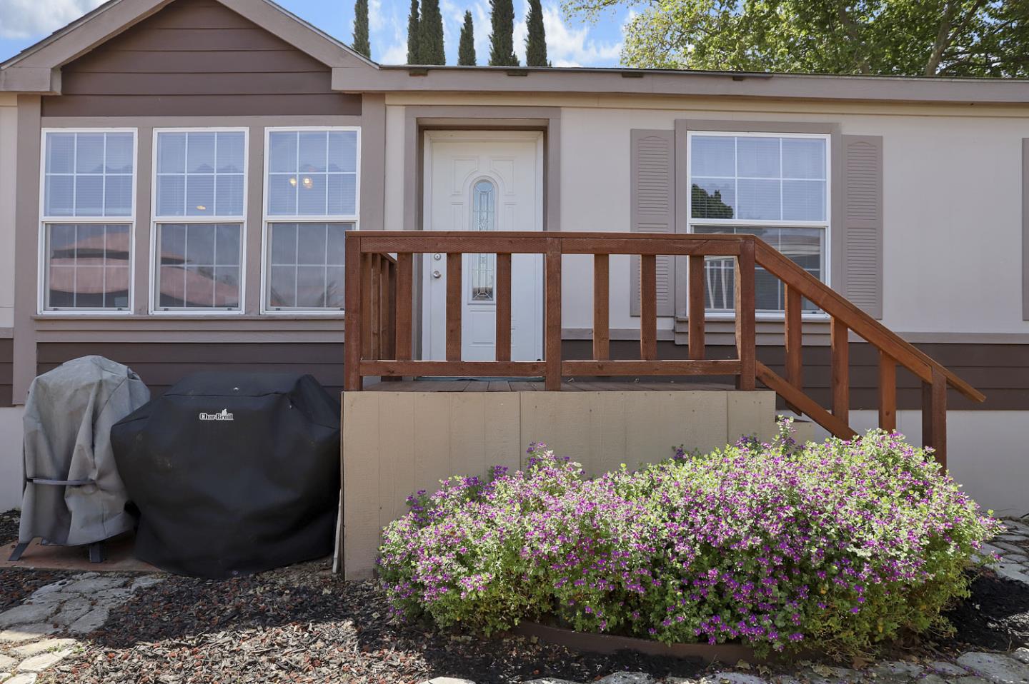 2151 Oakland Road 40, San Jose, CA 95131 4 Beds 2 Baths (Sold