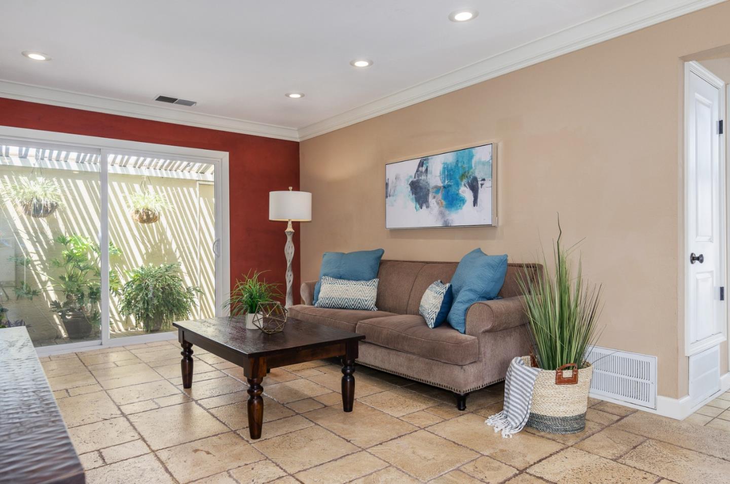 Concord Ca Single Family Home With 3 Bedrooms And 2 Bathrooms