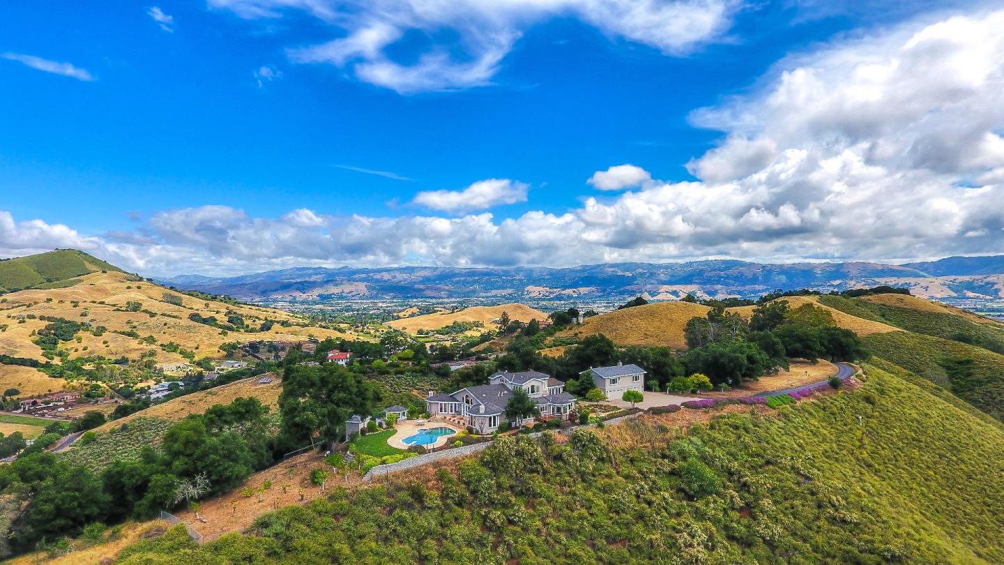 1586 Brewster Ln, Hill, CA 95037 4 Beds 2/2 Baths (Sold) ML81752145 MLSL