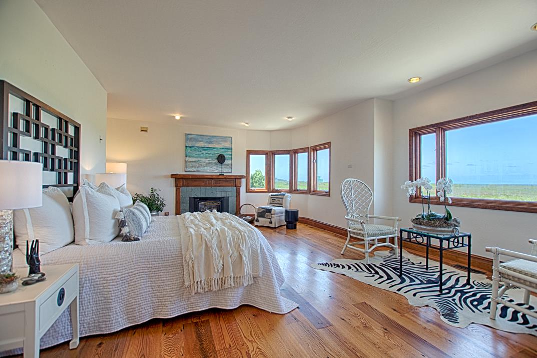 Detail Gallery Image 1 of 1 For 203 Granelli Ave, Half Moon Bay,  CA 94019 - 4 Beds | 3/1 Baths