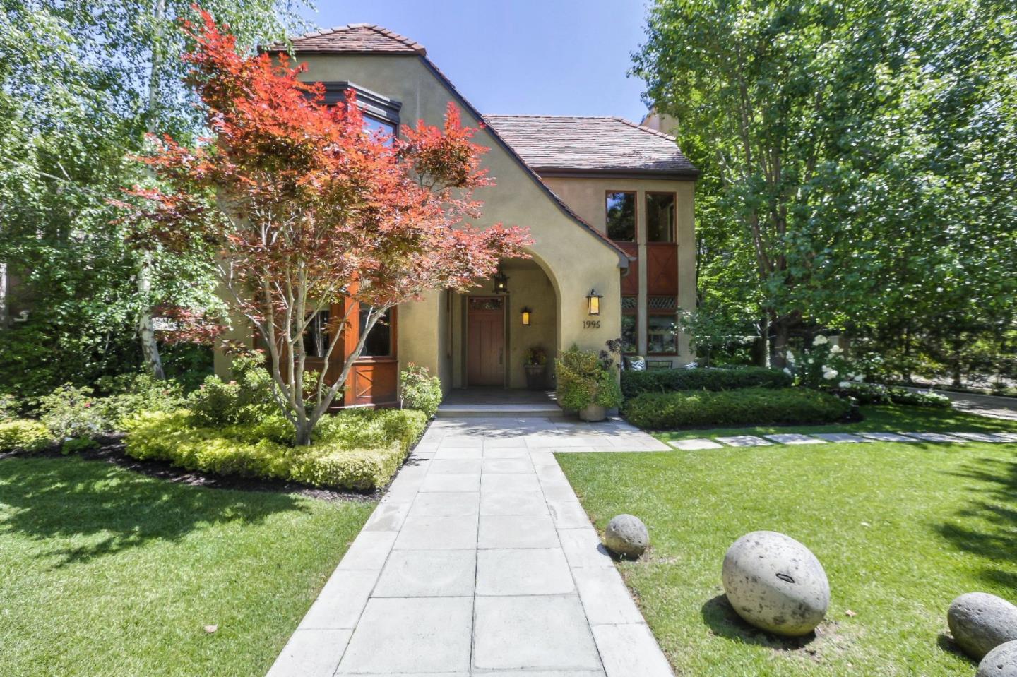 1995 Waverley St, Palo Alto, CA 94301 5 Beds 4/2 Baths (Sold
