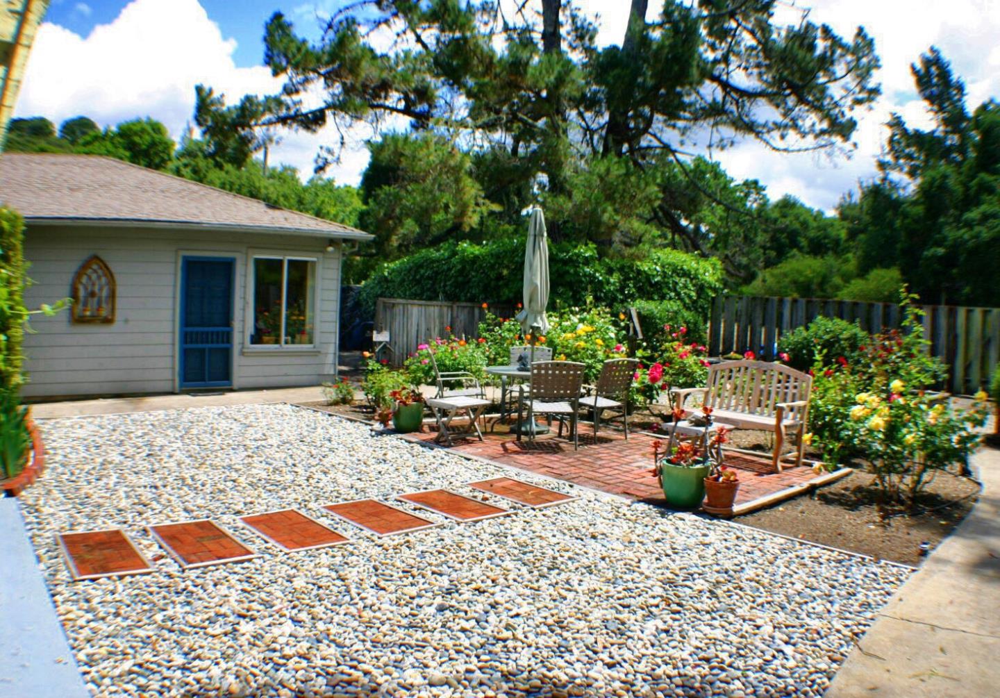 302 Corral De Tierra Rd, Salinas, CA, 93908 2 Beds 1 Baths