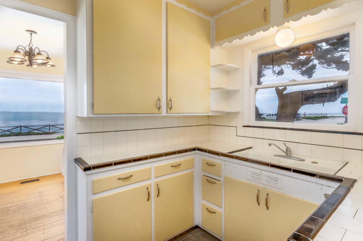 1820 West Cliff Drive, Santa Cruz, CA 95060 3 Beds 2 Baths