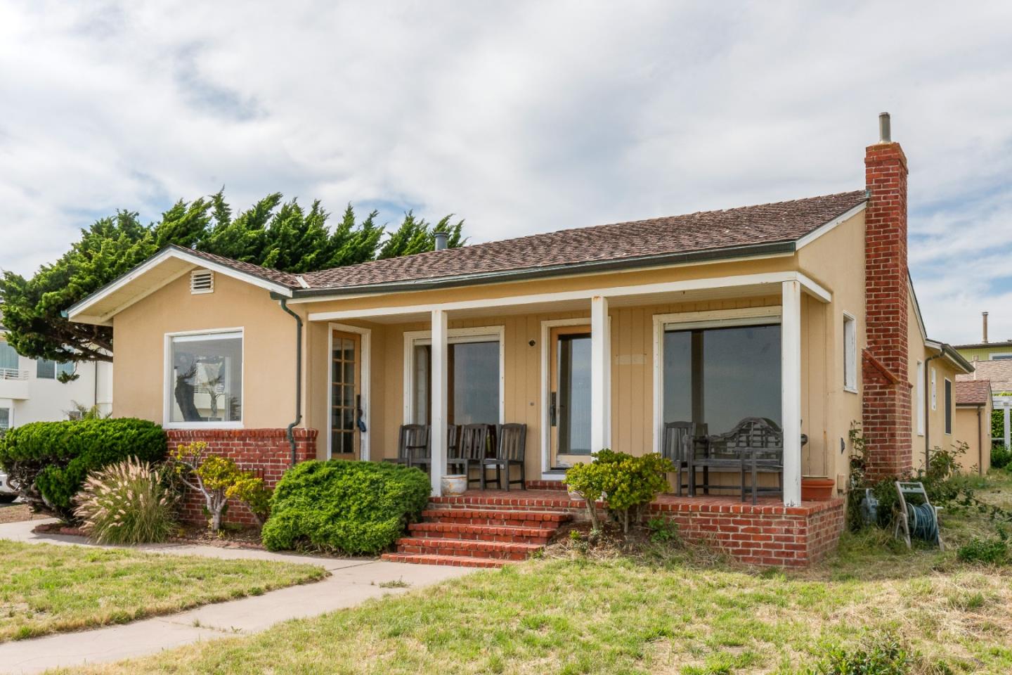 1820 West Cliff Drive, Santa Cruz, CA 95060 3 Beds 2 Baths