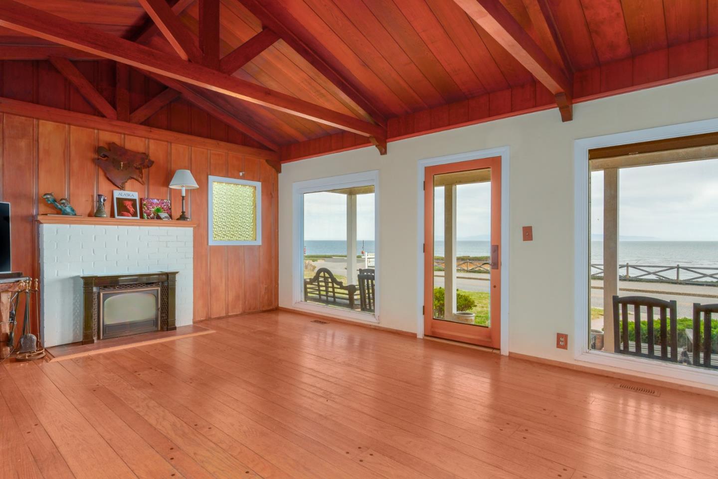 1820 West Cliff Drive, Santa Cruz, CA 95060 3 Beds 2 Baths