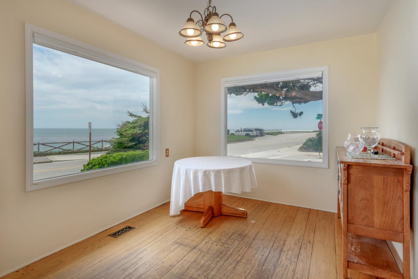 1820 West Cliff Drive, Santa Cruz, CA 95060 3 Beds 2 Baths