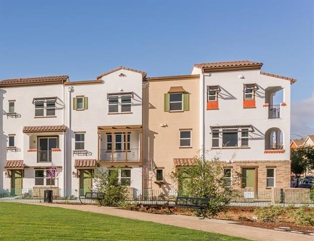 Detail Gallery Image 1 of 1 For 2762 Forino Ln #2,  San Jose,  CA 95111 - 2 Beds | 2/1 Baths