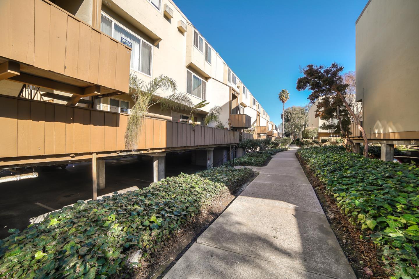 Detail Gallery Image 1 of 1 For 320 Auburn Way #11,  San Jose,  CA 95129 - 2 Beds | 1/1 Baths