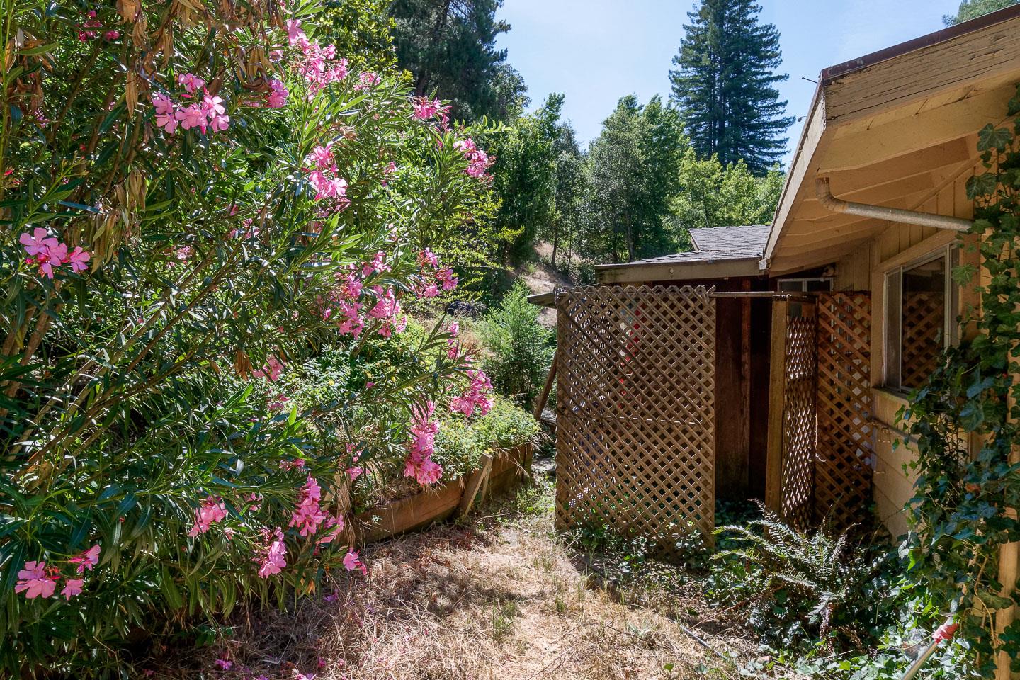 922 Harmon Gulch Rd Boulder Creek Ca 95006 2 Beds 1 Baths