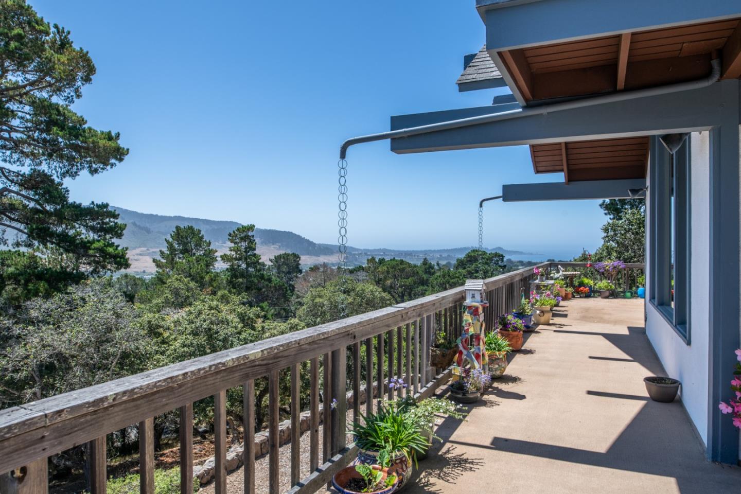 25527 Hacienda Pl, Carmel, CA 93923 3 Beds 2/1 Baths (Sold