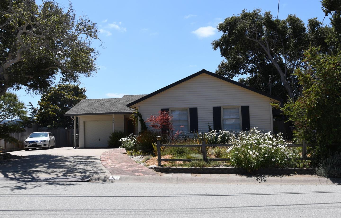 932 Portola Dr, Del Rey Oaks, CA 93940 2 Beds 1 Baths (Sold