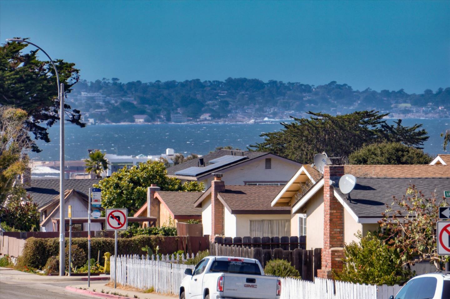 1568 Broadway Ave, Seaside, CA 93955 3 Beds 1/1 Baths (Active